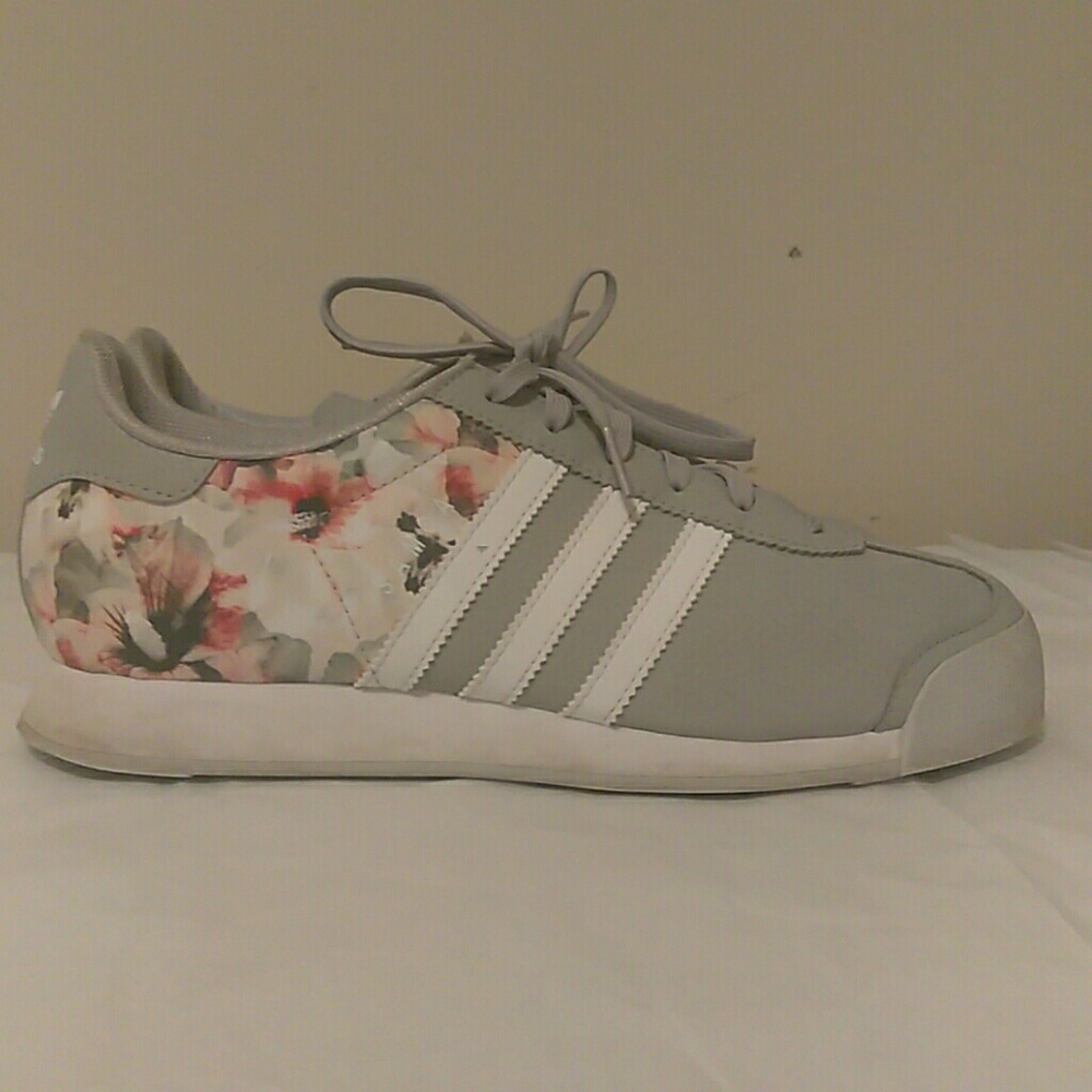 Flower printed Adidas SAMOA